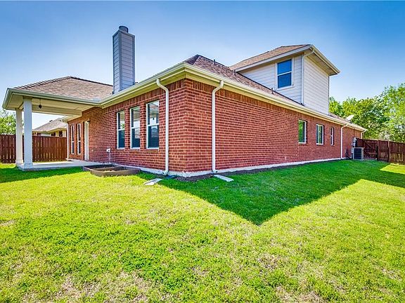 3rd image of 3801 Lindale Dr