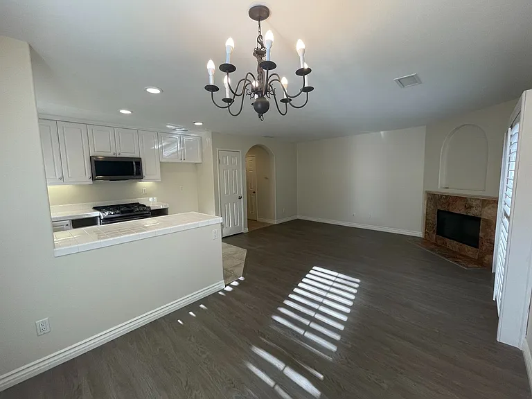 3231 Royal Oaks Dr — Photo 11