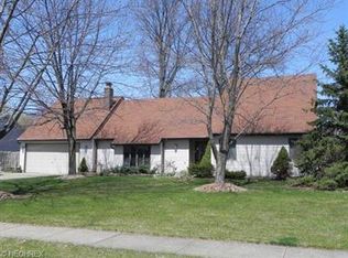 5395 Pin Oak Cir, Sheffield Village, OH