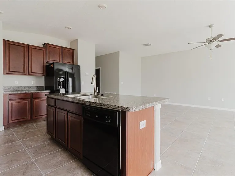 304 Cascade Bend Dr — Photo 79