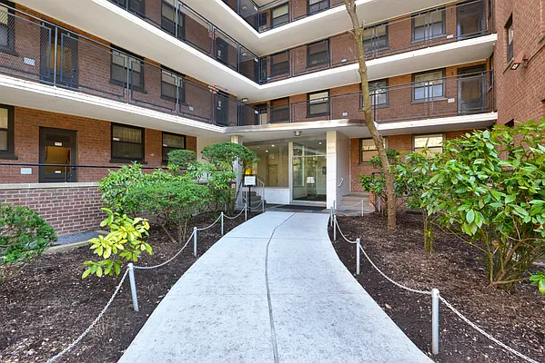 Sold by Keller Williams Realty Landmark II | media 25