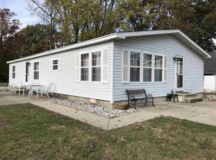 1022 S Circle Dr E, Cromwell, IN 46732