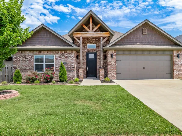 1007 E Olrich St, Rogers, AR 72756