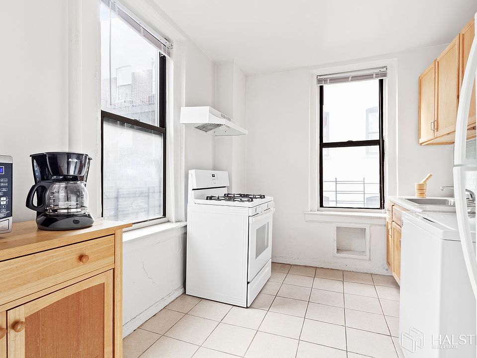 2nd image of 258 W 117th St APT 54W
