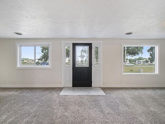 4th image of 54865 Country Ln