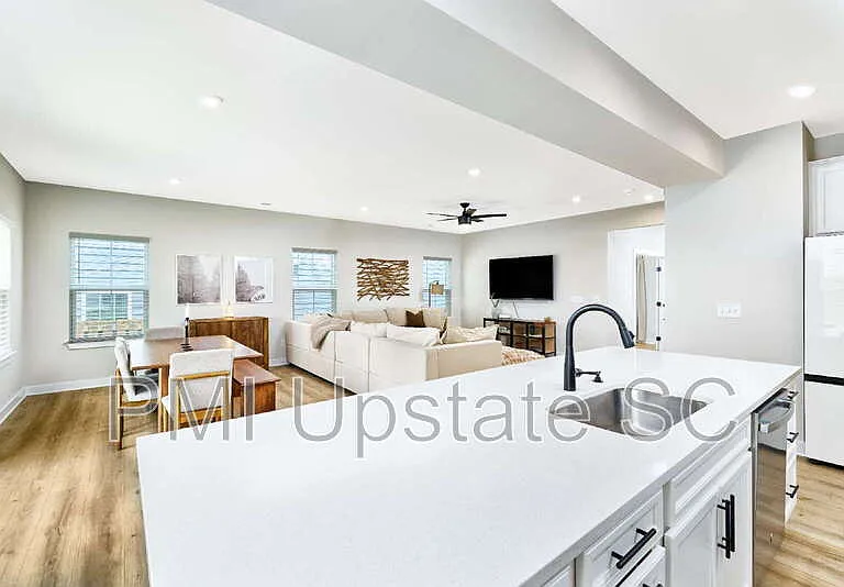 997 Jade Way — Photo 5