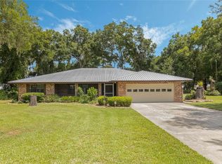 17819 Palm St, Umatilla, FL 32784