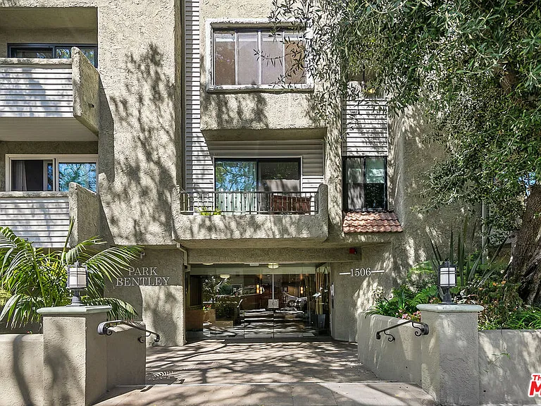 1506 S Bentley Ave #308 — Photo 1