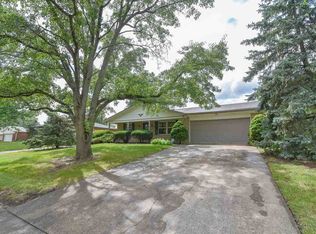 738 Meadow Wood Dr, Villa Hills, KY