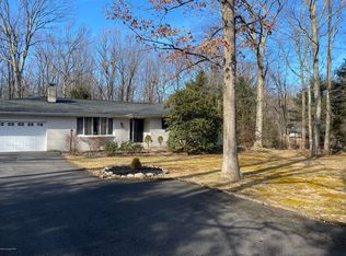 305 Fish Hill Rd, Tannersville, PA 18372