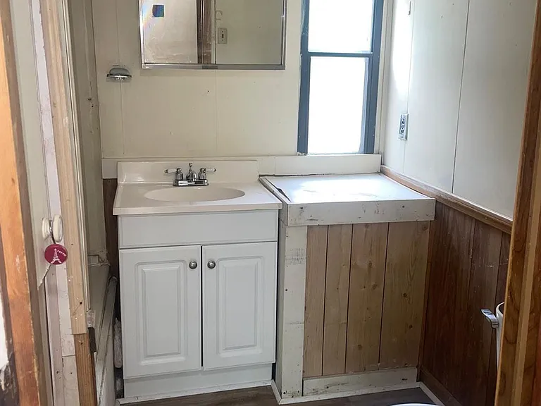 1118 Apple Ln — Photo 3