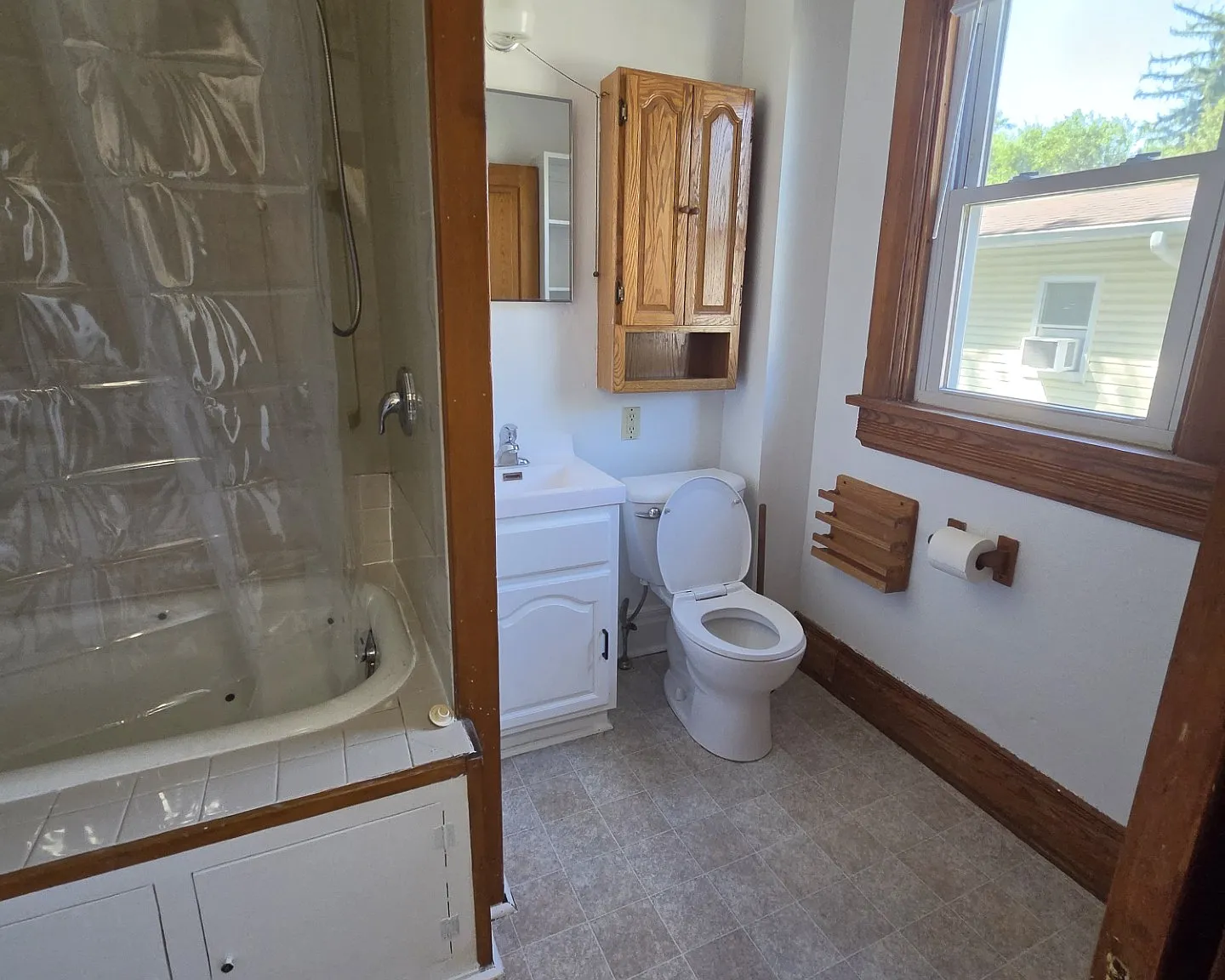 1 bed, 700 sqft, $1,150 — Photo 4