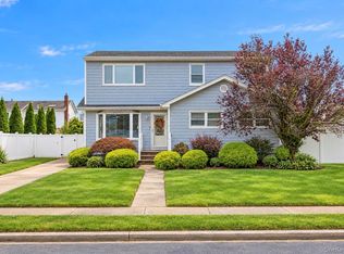 226 N Walnut St, Massapequa, NY 11758