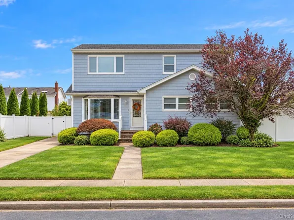 226 N Walnut Street, Massapequa, NY 11758