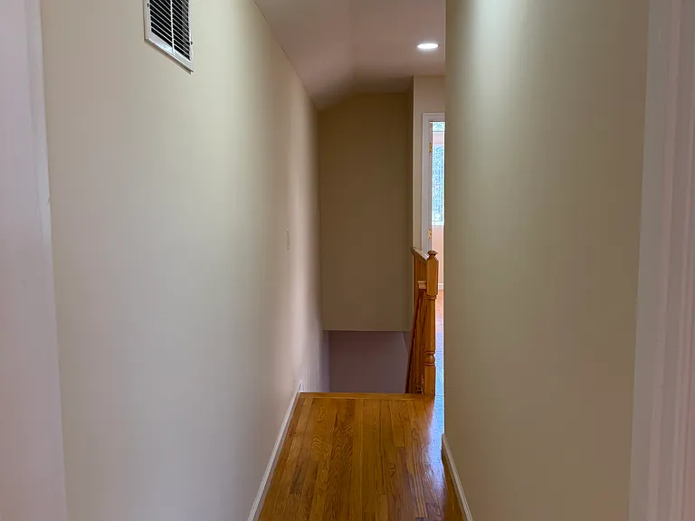 341 Hunter Ave — Photo 8