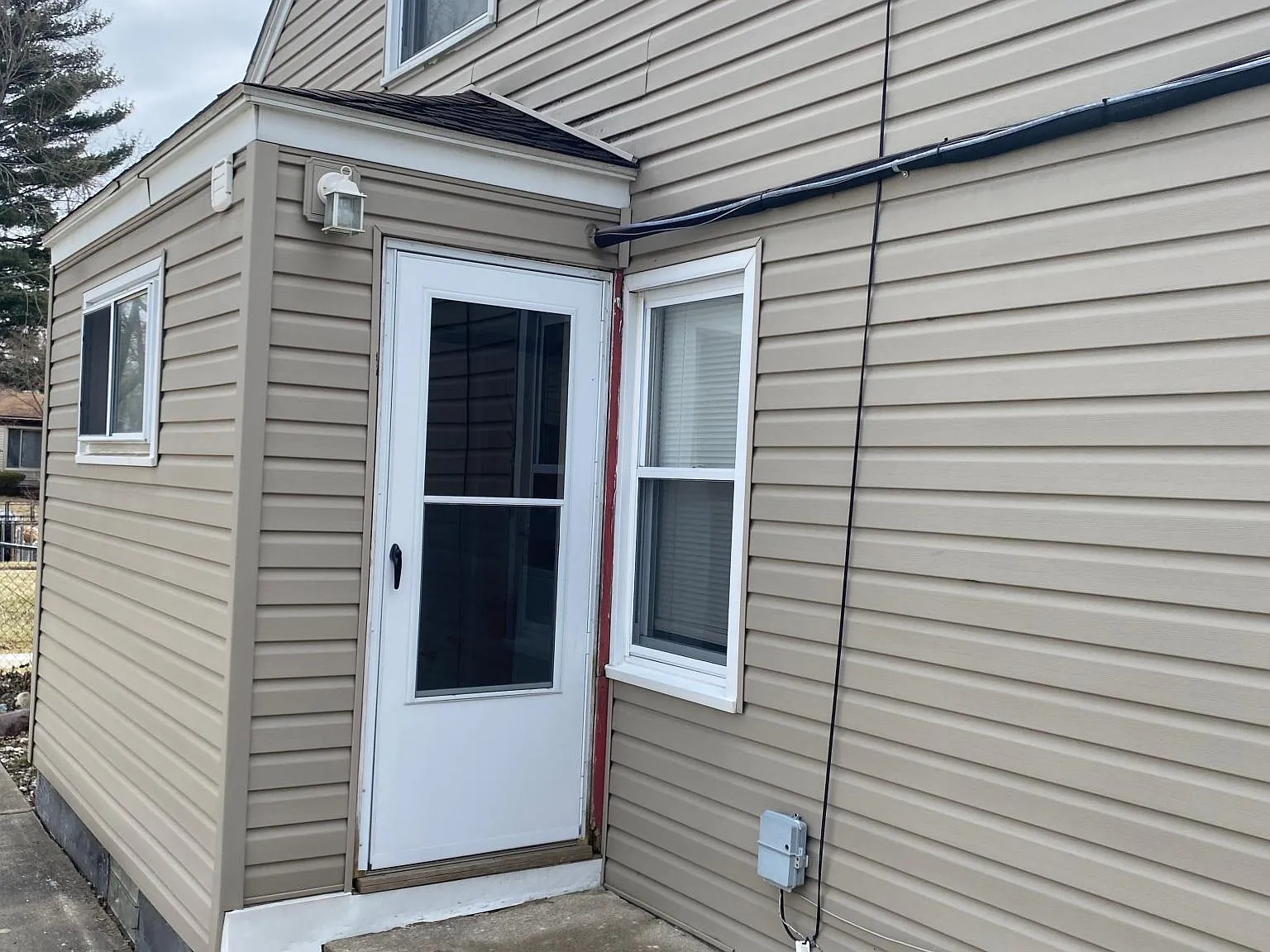 24255 Parklawn St — Photo 4