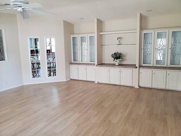 2nd image of 43 Winthrop Ln