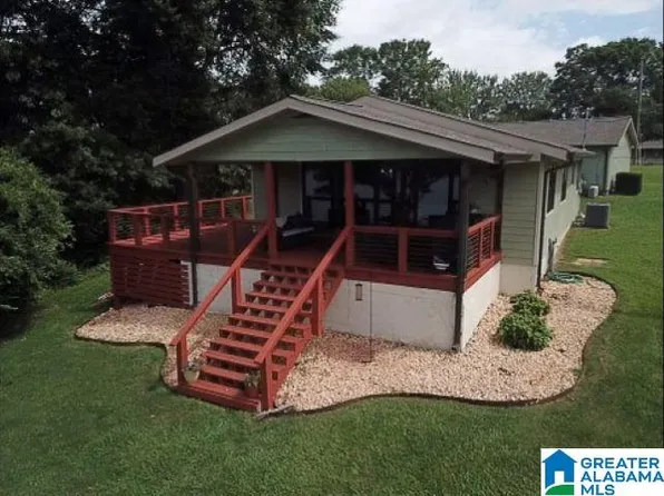 80 Camelot Ln, Talladega, AL 35160