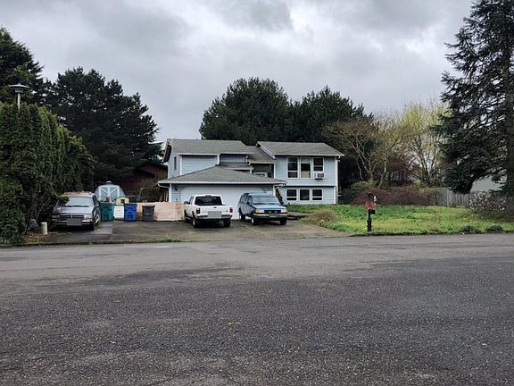 2nd image of 204 SE 152nd Ave