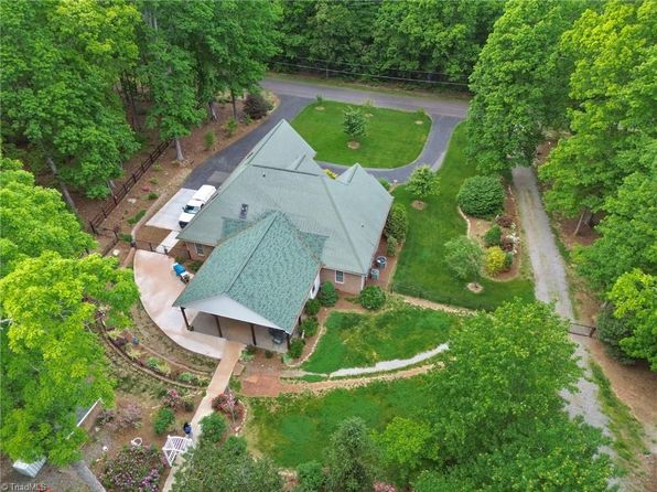 2400 Saint John Rd, East Bend, NC 27018