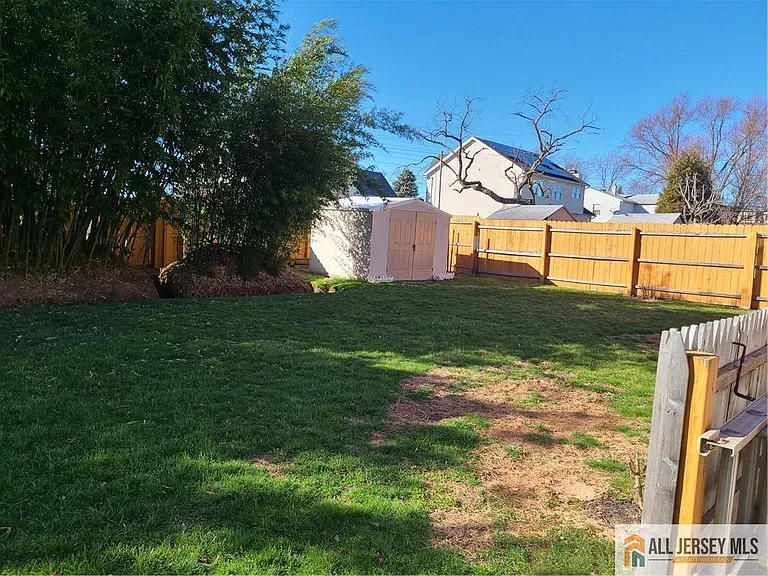 23 Coolidge Ave — Photo 23