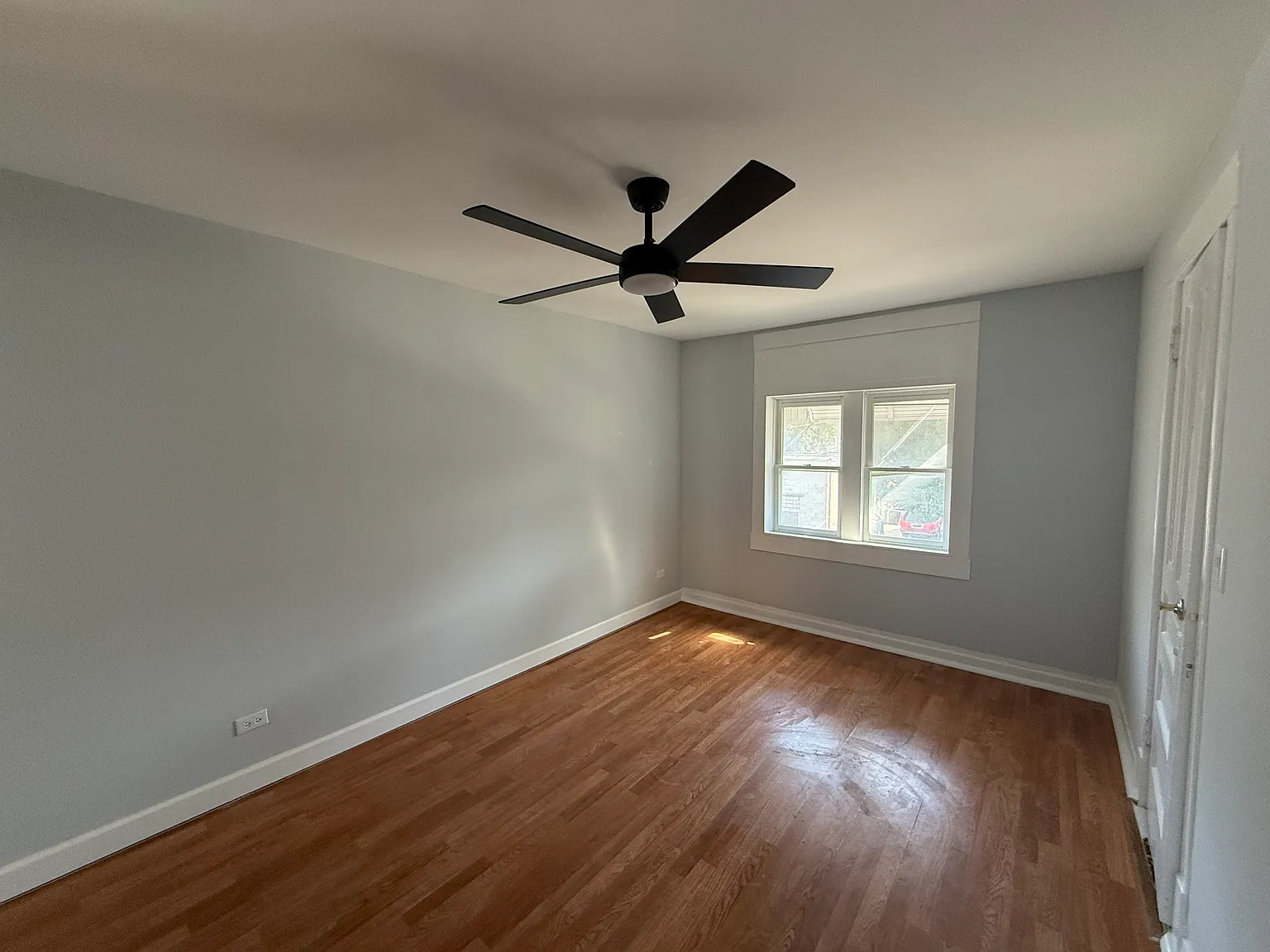 2 bed, 1000 sqft, $2,250 — Photo 2