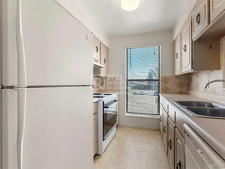 3662 S Granby Way #J05 — Photo 7