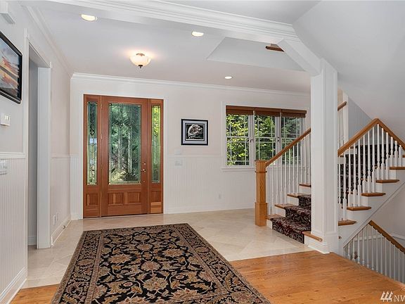 Entryway with limestone tiles