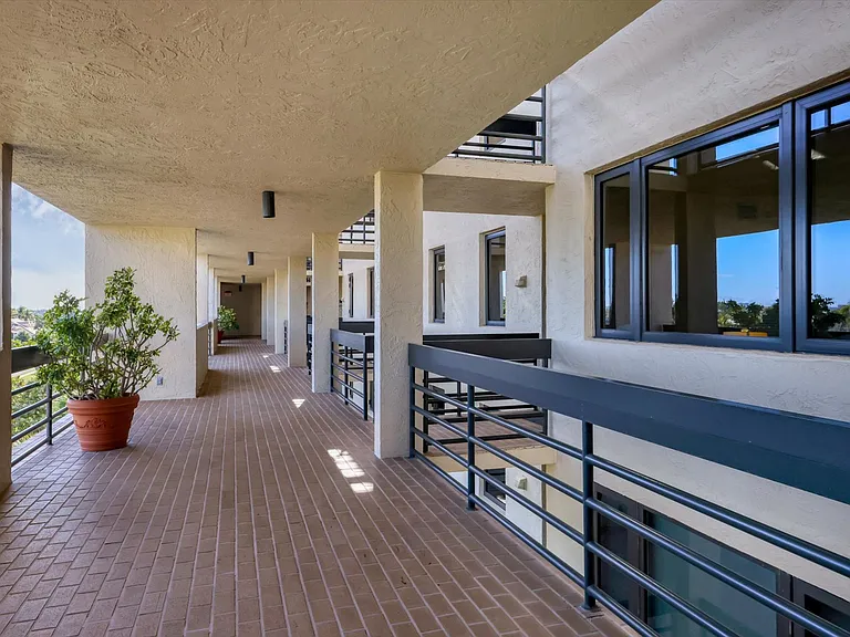 Outdoor 4th floor wonderfully breezy patio walk to unit 402