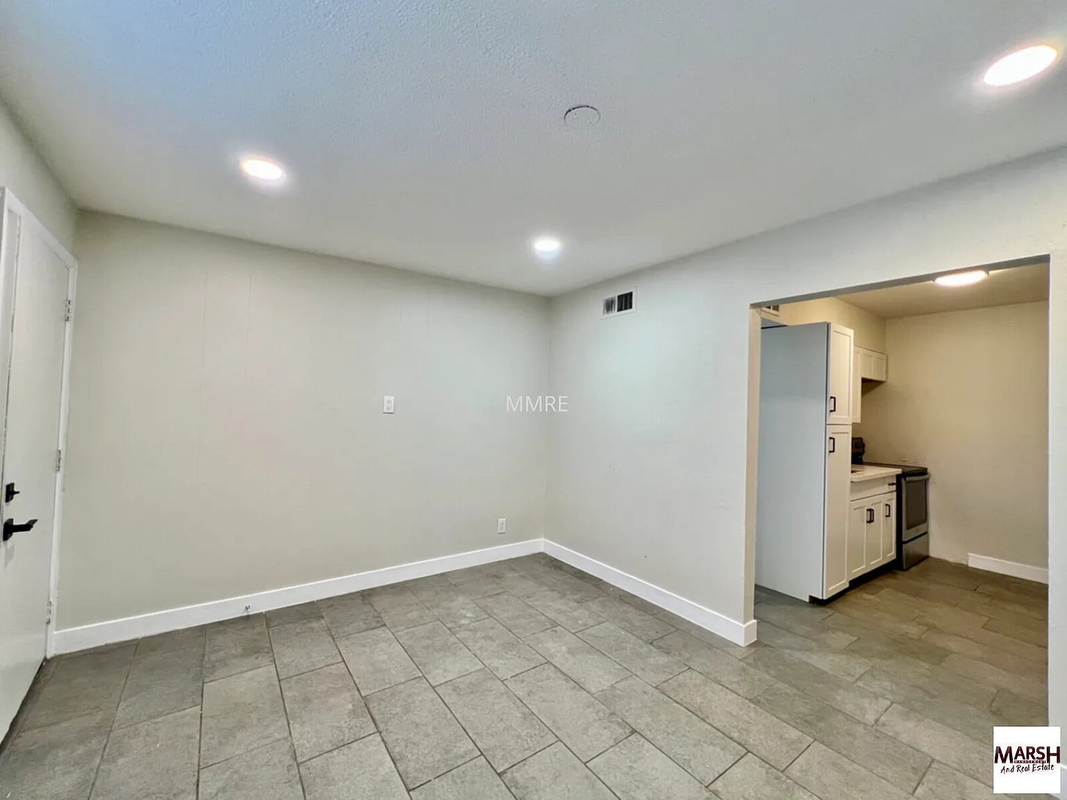Updated 2 bedroom apartment in Tempe close to ASU! — Photo 2