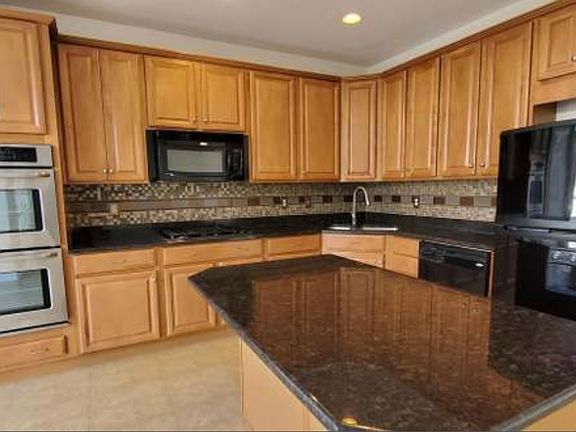 3rd image of 16495 Steerage Cir