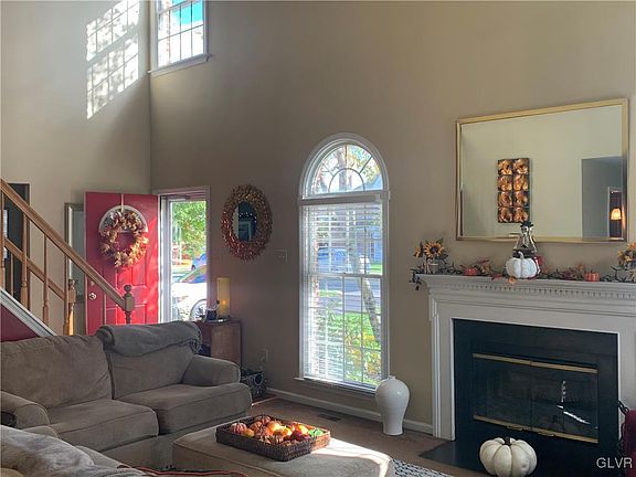 3rd image of 7859 Cross Creek Cir
