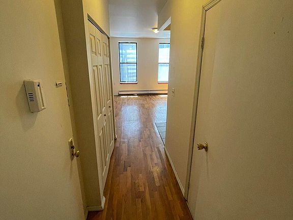 5th image of 449 W 37th St APT 4FW