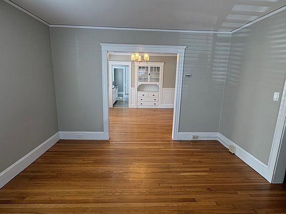 3rd image of 9 Aberdeen Rd #9