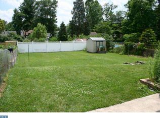 29 Dancer Dr, Hamilton, NJ 08610