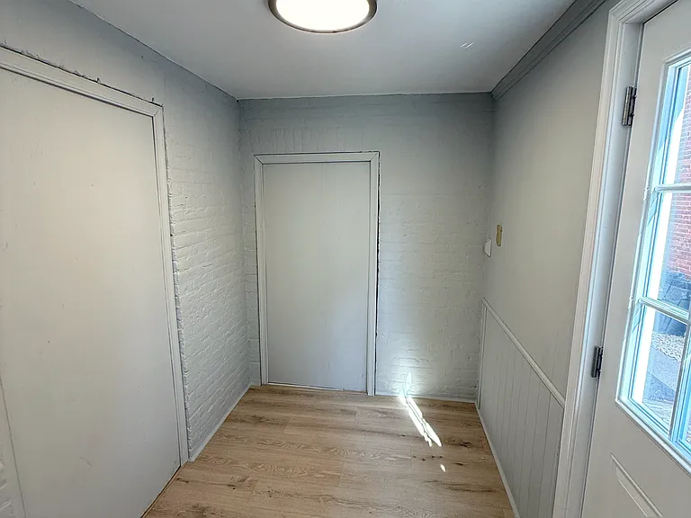322 Main St #1R — Photo 7