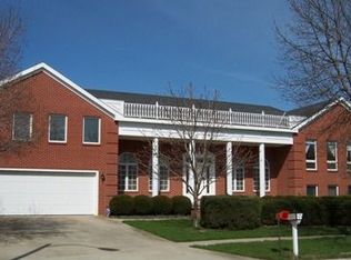 628 Hickory Ct, Bowling Green, OH 43402