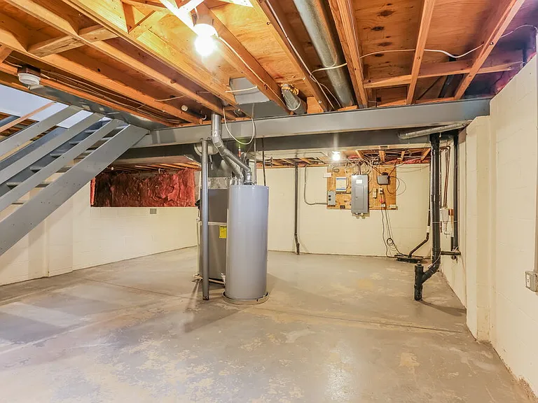 8711 Firstgate Dr — Photo 16