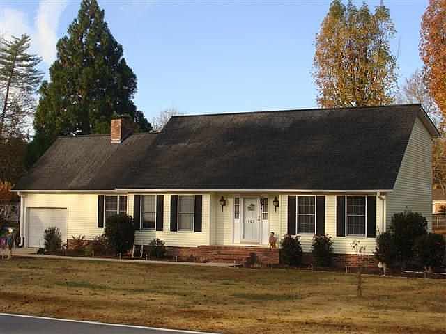 2nd image of 903 Concord Ave