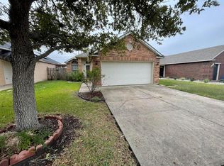 103 Belle Ln, Port Lavaca, TX 77979