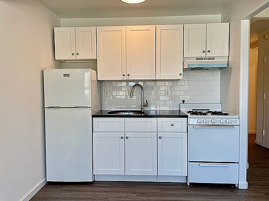 5th image of 22-30 Marble Hill Ave APT 4D