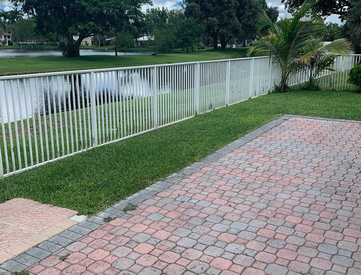 3 bed, 2.5 bath, 2100 sqft, $4,300 — Photo 2