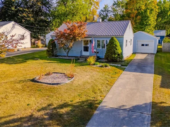 11 Broadmoor Dr, Wabash, IN 46992