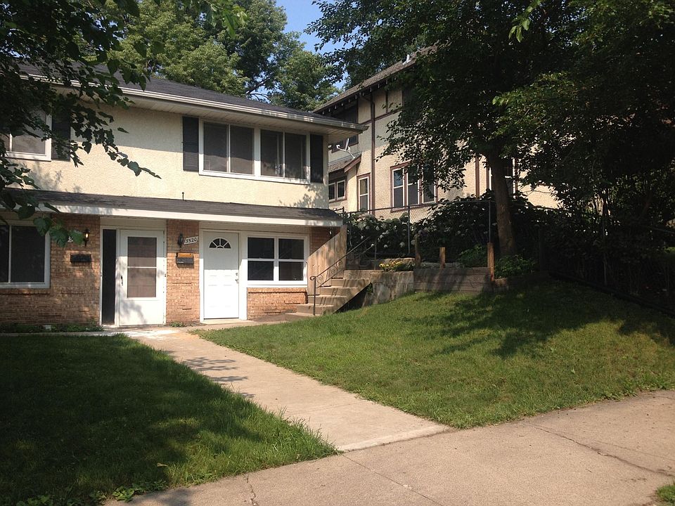 Front entry (north unit to right)