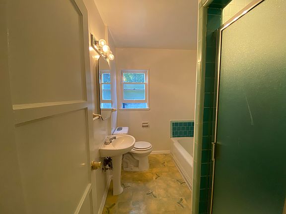 4th image of 2475 N Beachwood Dr APT 1