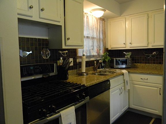 5th image of 5815 Wilshire Ct Unit C