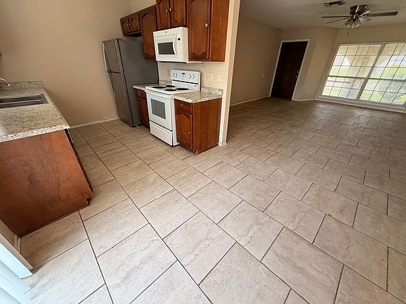 2nd image of 5910 Lubbers Way