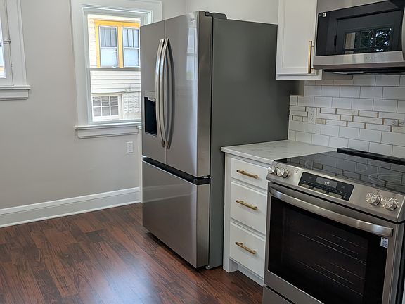 4th image of 92 W State St