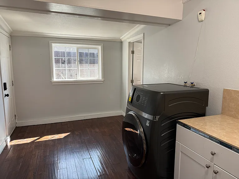 Evelyn Ave — Photo 8