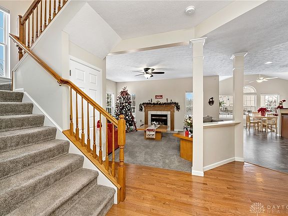 3rd image of 952 Caribou Run Ln